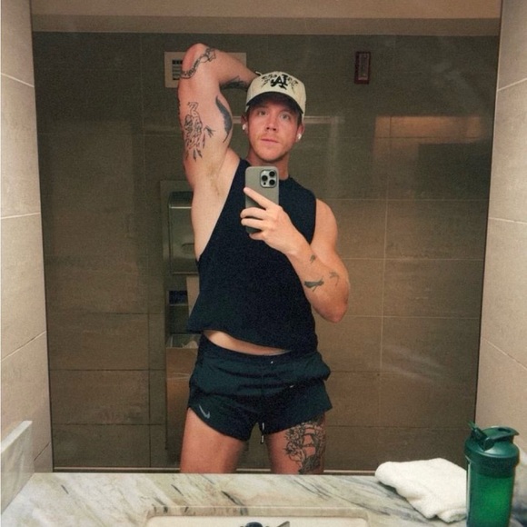 Meet your Posher, Collin - Picture 4 of 9